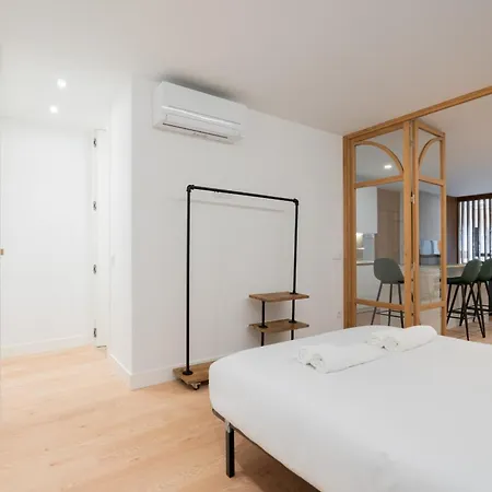 Apartamento Reformado 6 Personas En Plena Gran Via Alquiler Temporal *