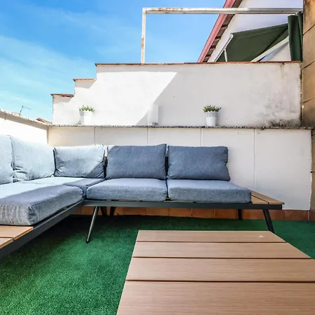 Atico Reformado Con Terraza En Tirso De Molina 4 Personas Apartment