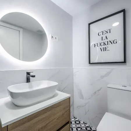 Apartment Atico Reformado Con Terraza En Tirso De Molina 4 Personas *