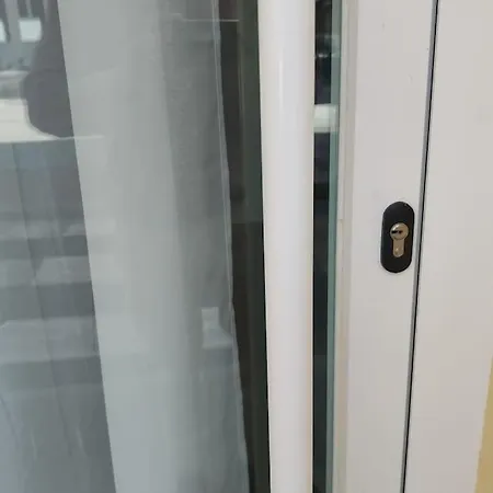 Entero Junto A Cuatro Caminos Con Licencia Del Ayto De Apartment *