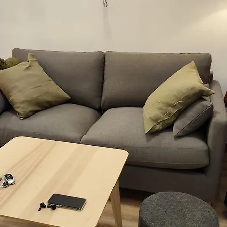 Apartment Entero Junto A Cuatro Caminos Con Licencia Del Ayto De *