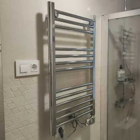 Entero Junto A Cuatro Caminos Con Licencia Del Ayto De Apartment *