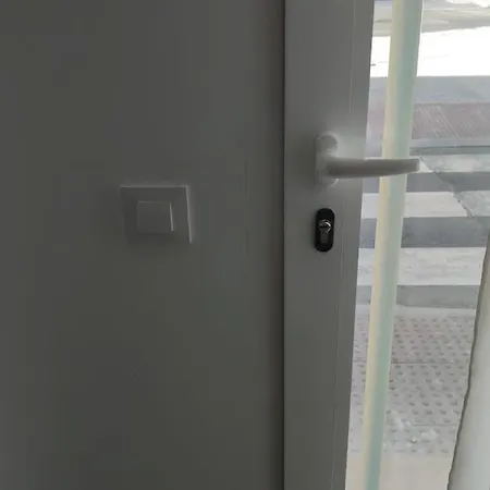 Apartment Entero Junto A Cuatro Caminos Con Licencia Del Ayto De *