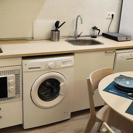 Entero Junto A Cuatro Caminos Con Licencia Del Ayto De Apartamento