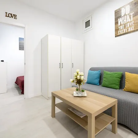 Apartment Piso Nuevo Lavapies, Wifi, Smart Tv