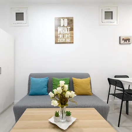 Apartment Piso Nuevo Lavapies, Wifi, Smart Tv