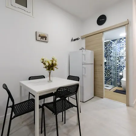 Apartment Piso Nuevo Lavapies, Wifi, Smart Tv *
