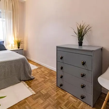 Apartamento Piso Con Terraza En Rio Madrid