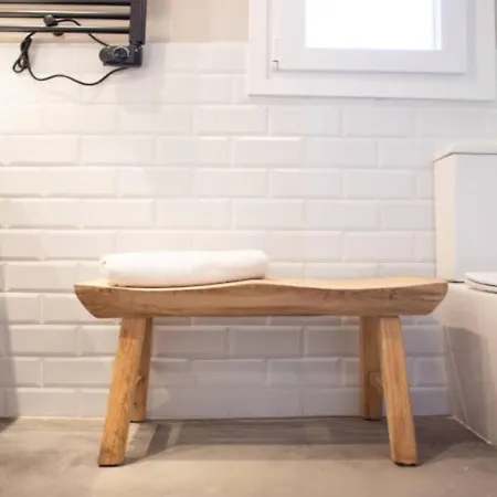 Stunning Pueblo Nuevo Apartment Madrid