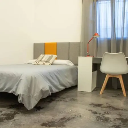 Apartment Stunning Pueblo Nuevo Madrid