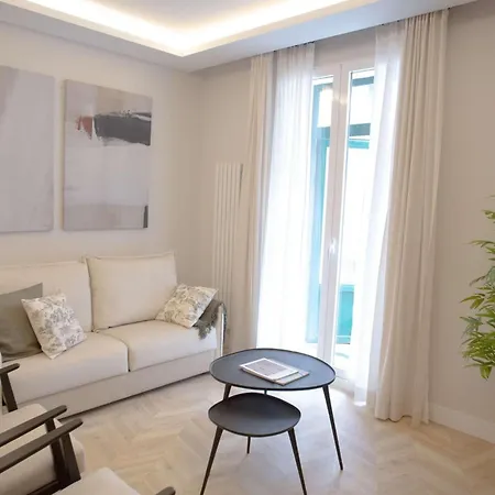 Apartment Plaza Espana Vii Calle Isabel La Catolica 2br 2bh Madrid