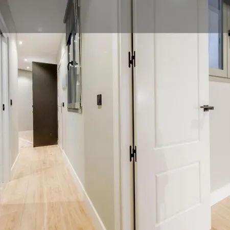 Urban And 5pax En Calle Silva-gran Via E2 Apartment