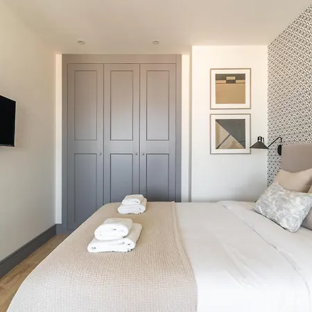 Apartment Modern And Bright-2bedrooms 1bathroom-colon