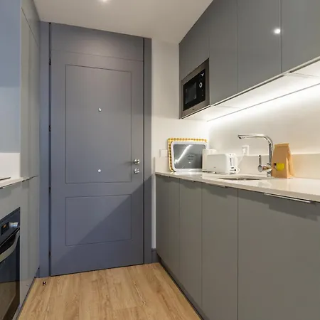 Apartment Modern And Bright-2bedrooms 1bathroom-colon *