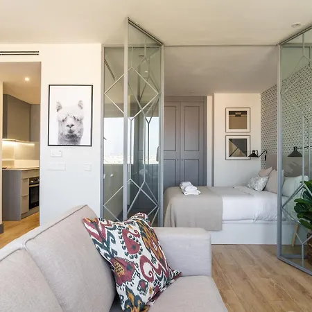 Modern And Bright-2bedrooms 1bathroom-colon *