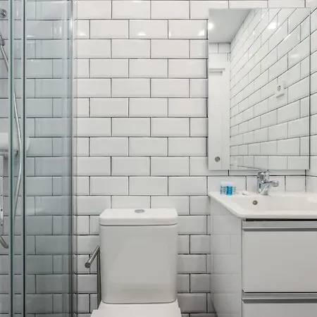 Urban Tranquility In - Ideal For Couples Apartment *