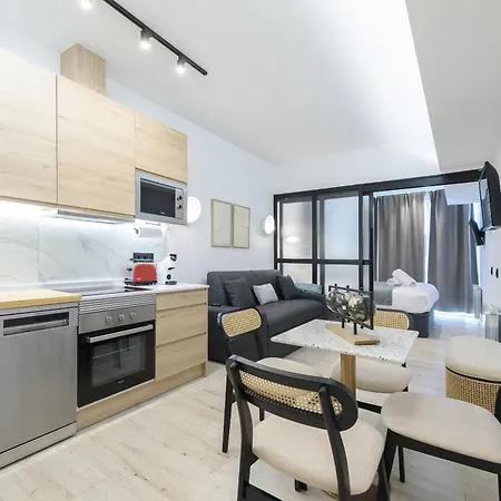 Deluxe Sol, By Monaro Madrid