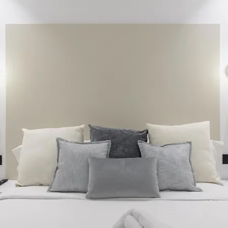 Apartment Deluxe Sol, By Monaro