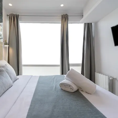 Apartment Deluxe Sol, By Monaro Madrid