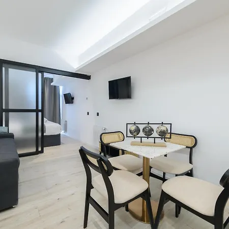 Apartment Deluxe Sol, By Monaro