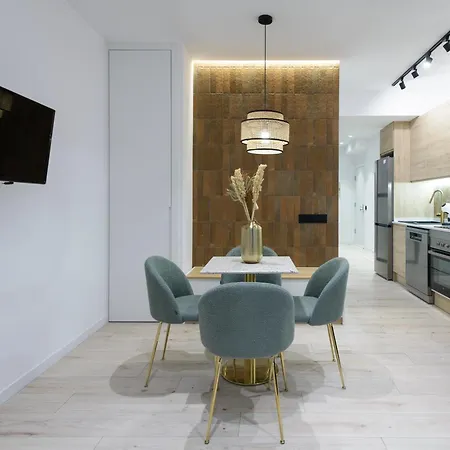 Apartment Deluxe Sol, By Monaro *