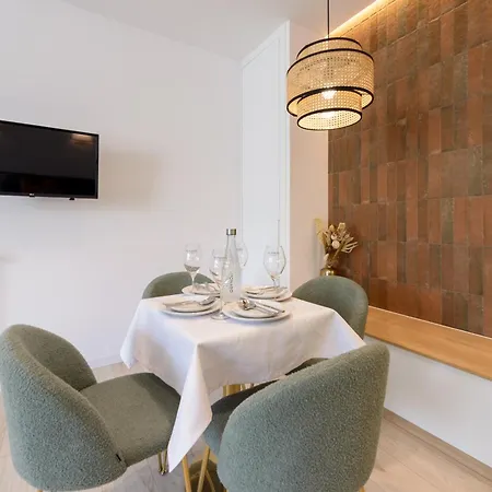 Apartment Deluxe Sol, By Monaro *