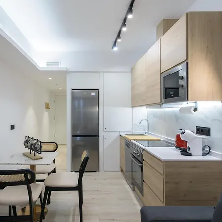 Deluxe Sol, By Monaro * Madrid