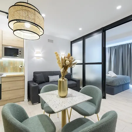 Apartment Deluxe Sol, By Monaro *