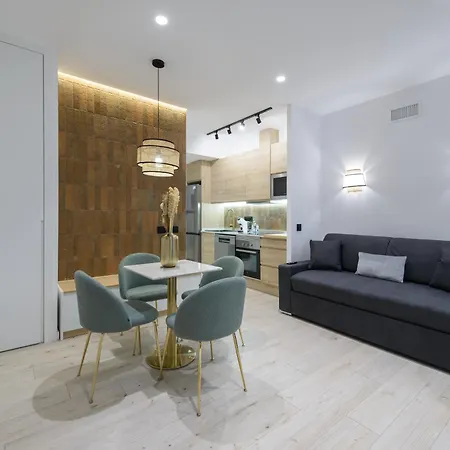 Deluxe Sol, By Monaro * Madrid