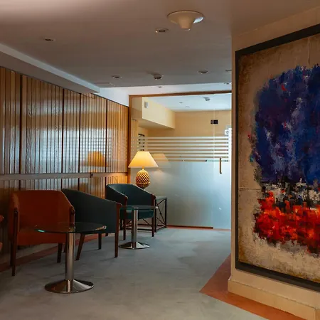 Aparto-hotel Rosales 3*