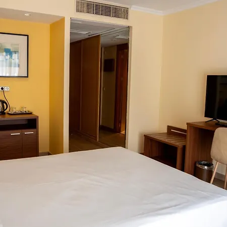 Aparto-hotel Rosales Апарт-отель Мадрид
