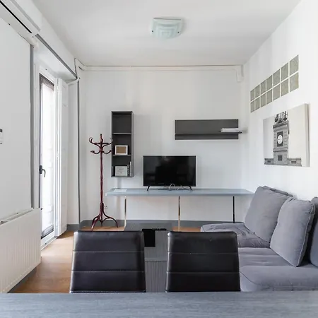 2 Bedrooms 1,5bathrooms Furnished - Sol - Bright & Functional - Mintystay