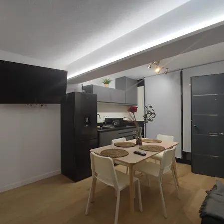 Apartment Ama Arturo Soria Estudio *