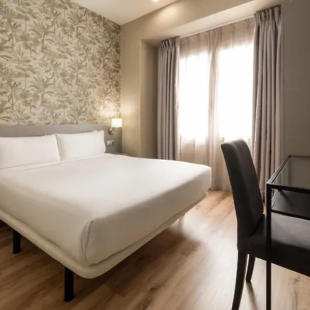 Avenida Gran Via Hotell