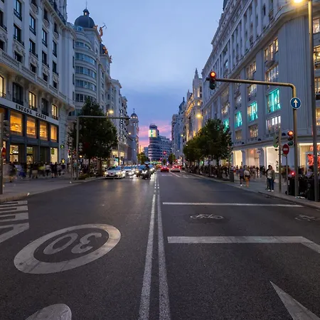 Avenida Gran Via Hotell
