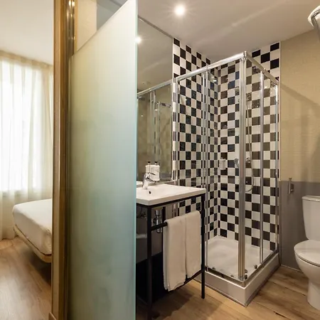Avenida Gran Via Hotell 3*