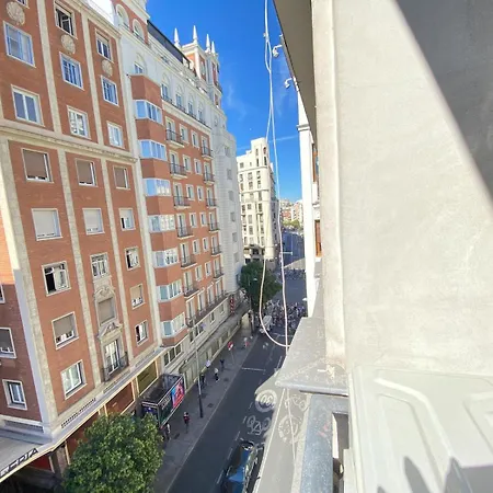 Estudios Gran Via Apartment