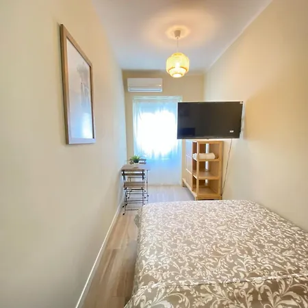 Estudios Gran Via Apartment Madrid