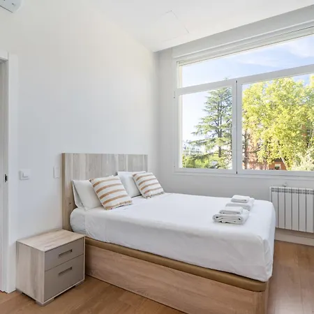 Unico Chamartin Apartment *