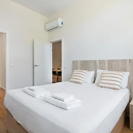Unico Chamartin Apartment