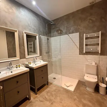 Amazing 3bd 3bth With 9 Balconies By Madrid4you Apartment *