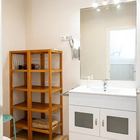 Modern And Spacious-2bedrooms 1bathroom-malasana Apartment