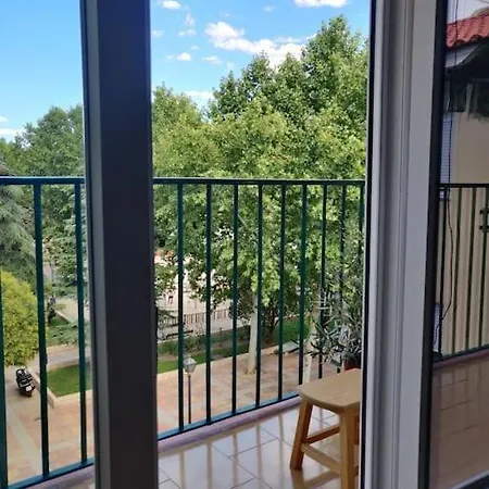 Moderno Con Oficina Y Balcon * Madrid