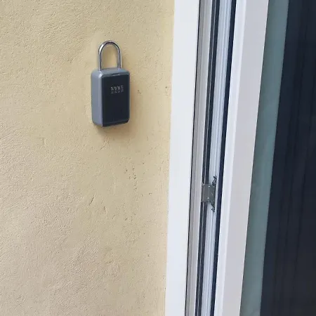 Entero Junto A Cuatro Caminos Con Licencia Del Ayto De Apartment *
