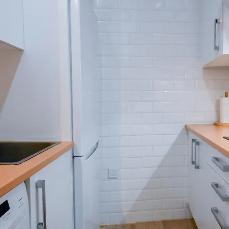For Encantadora Vivienda Temporal A Pocos Minutos Del Metro Lavapies Zui33