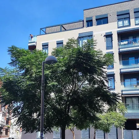 Apartment Entero Junto A Cuatro Caminos Con Licencia Del Ayto De *