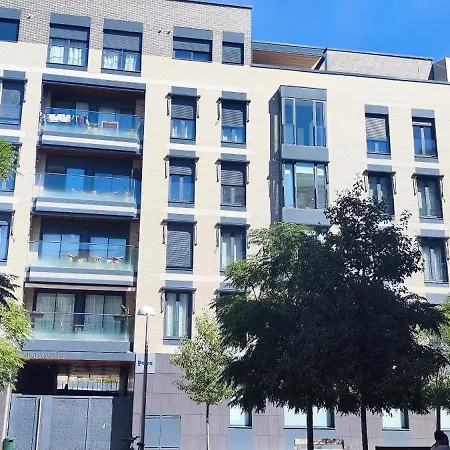 Apartment Entero Junto A Cuatro Caminos Con Licencia Del Ayto De Madrid
