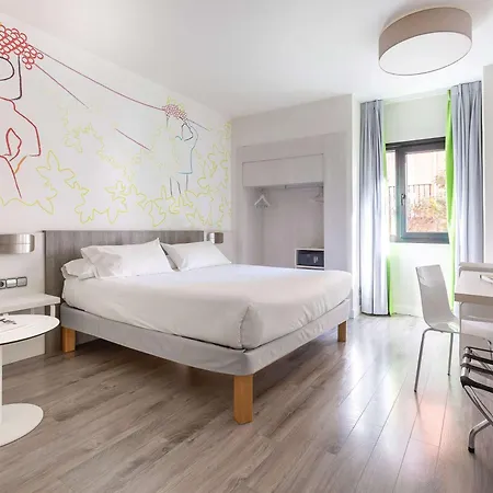 Ibis Styles Prado 3*