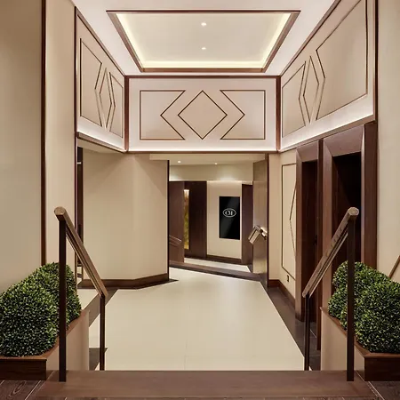 Claridge Hotel