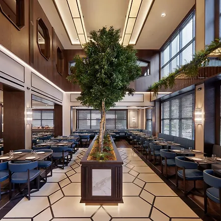Claridge Hotel 4*